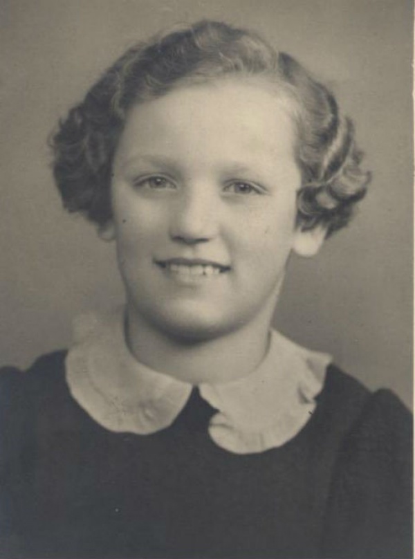 Frieda Soury 11 years old 1940