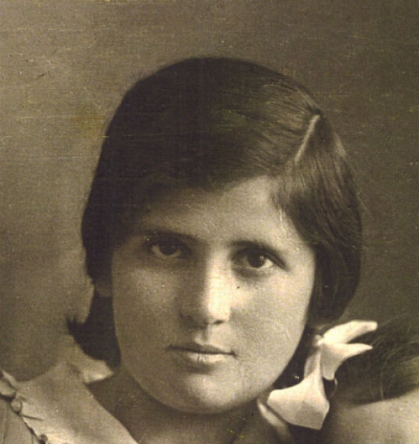 Noemi Ban, 12 years old, 1934