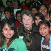 Frieda with students in Grandview, WA. 2008.