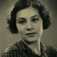 Eva in 1937.