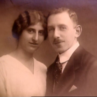 Martin's Parents, Raida Metzon (1891, Hamburg) and Phillip Metzon (1888 Denmark).